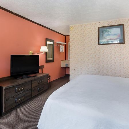 Americas Best Value Inn Wytheville Exterior foto